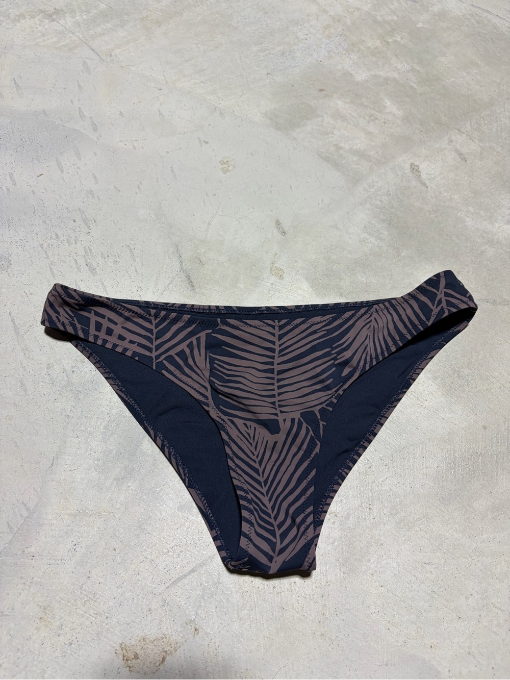 Vuori Women's Leaf-Print Bikini Bottom swim